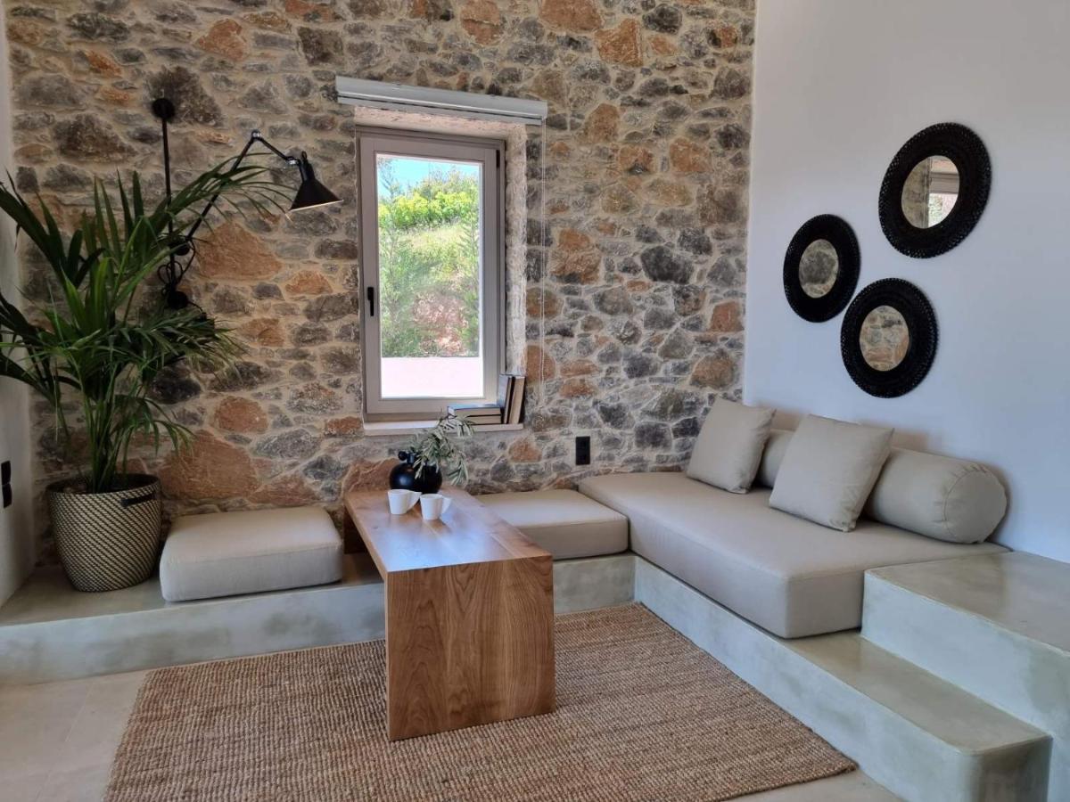 Stone Build Suite With Private Pool Kolios Ngoại thất bức ảnh