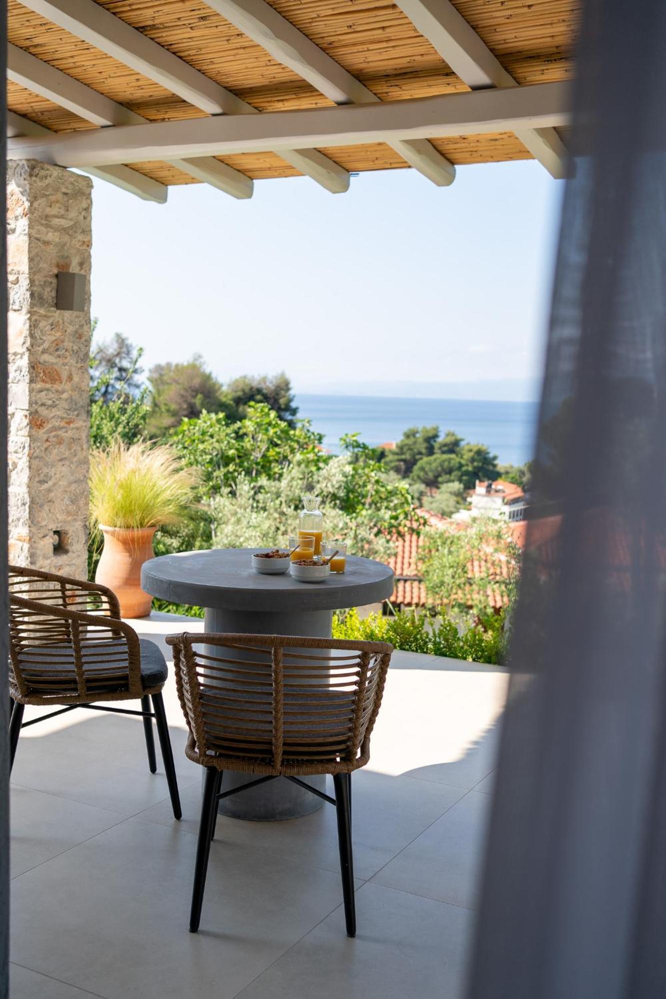 Stone Build Suite With Private Pool Kolios Ngoại thất bức ảnh